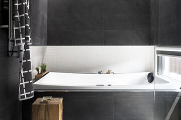 Jetted tub