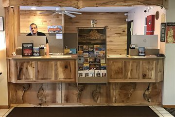 Check-in/check-out kiosk