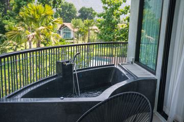 Jetted tub