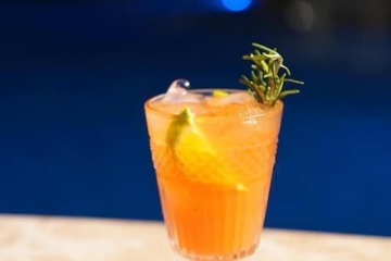 Poolside bar