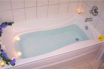 Deep Soaking Bathtub