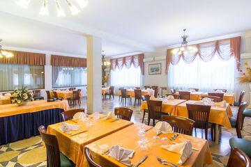 Food court