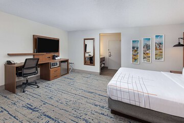 Room 25 of 53