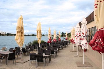 Beach bar