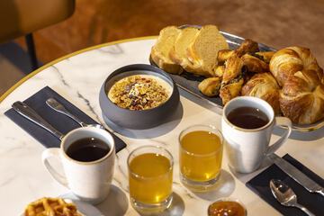 Breakfast buffet