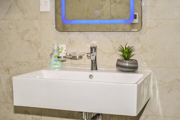 Bathroom sink