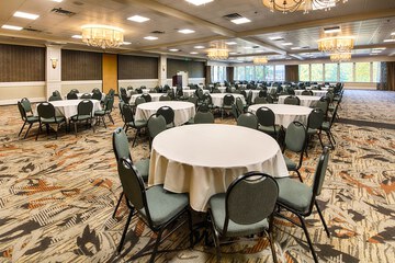 Ballroom/Hall 53 of 69