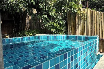 Private pool
