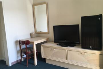 Room 5 of 13