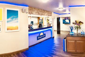 Check-in/check-out kiosk