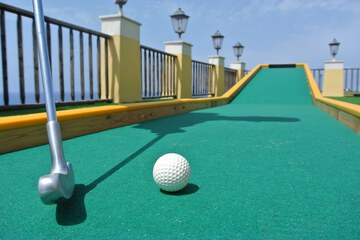 Mini-golf