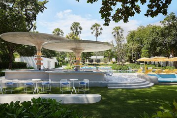 Poolside bar