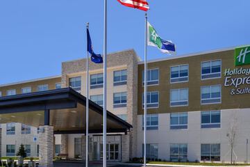 Holiday Inn Express & Suites Southgate Detroit Area