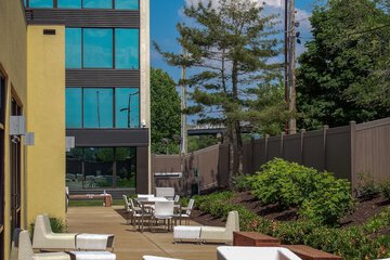 Hotel Exterior 51 of 56