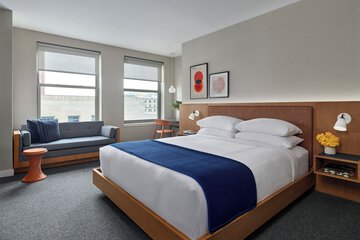 Platinum Room with King Bed - No Smoking