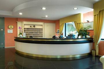 Check-in/check-out kiosk