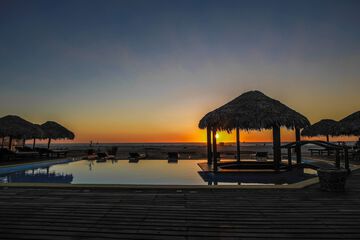 Infinity pool