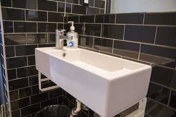 Bathroom sink