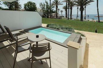 Private pool