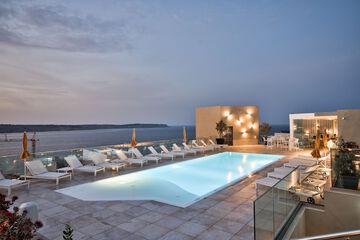 Rooftop pool