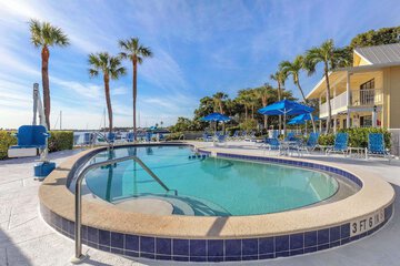 Hilton Vacation Club Charter Club Naples Bay