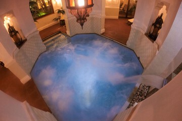 Indoor spa tub