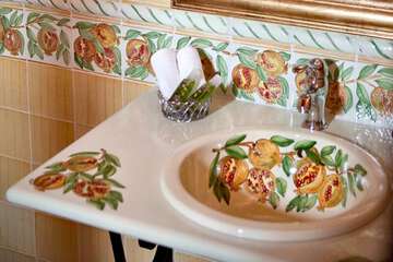 Bathroom sink
