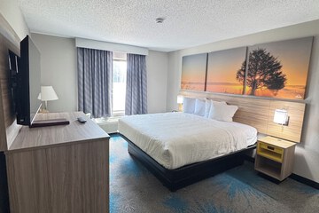 Days Inn by Wyndham Eagle River