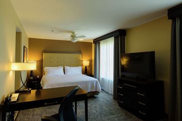 Room 25 of 38