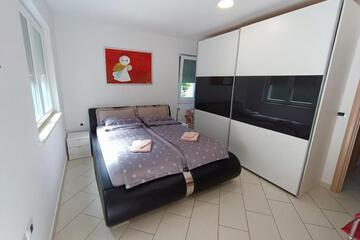 Photo 52
