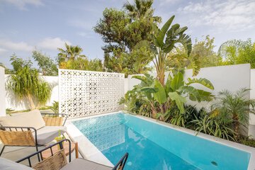 Private pool
