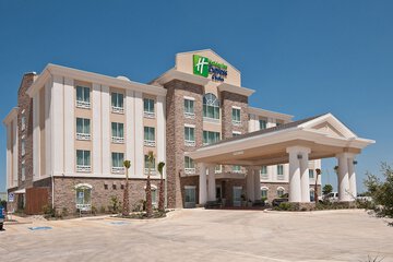Holiday Inn Express Hotel & Suites Pearsall by IHG