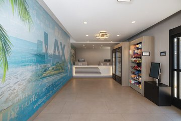 Concierge desk