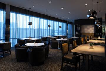 Lounge 31 of 32