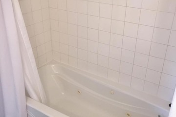 Jetted tub
