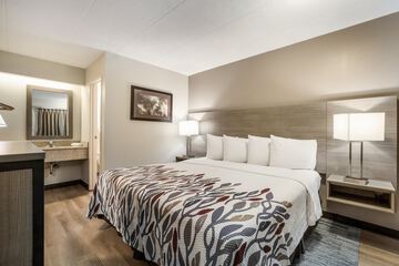 Room 19 of 33