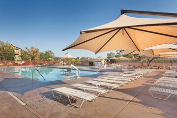 Indoor/outdoor pool