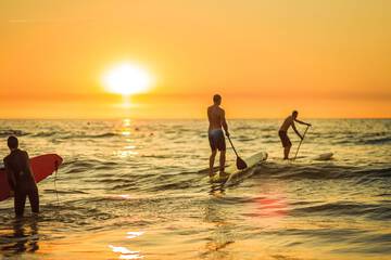 Surfing/boogie boarding