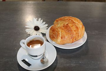 Coffee shop