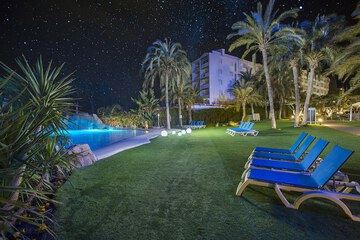 Infinity pool