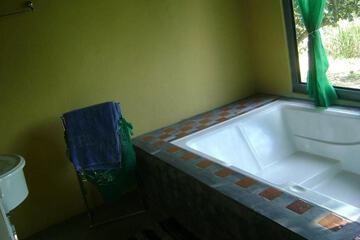 Indoor spa tub