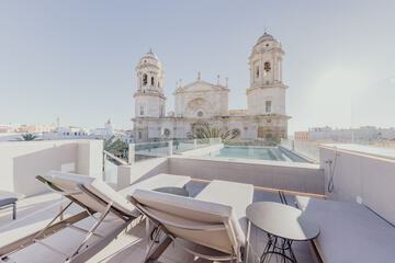 Rooftop pool