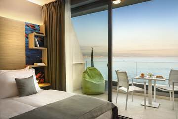Beach/ocean view