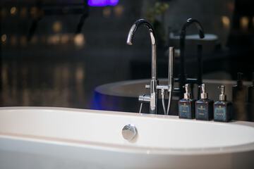 Bathroom sink