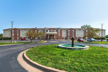 Comfort Inn & Suites Chesterfield - St. Louis