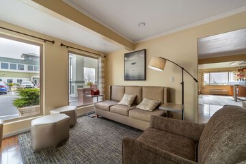 Hotel Interior 11 of 38