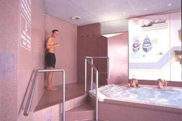Indoor spa tub