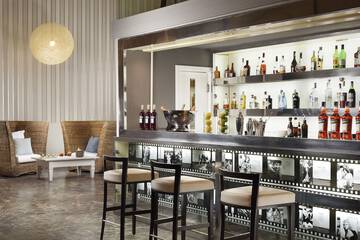 Poolside bar