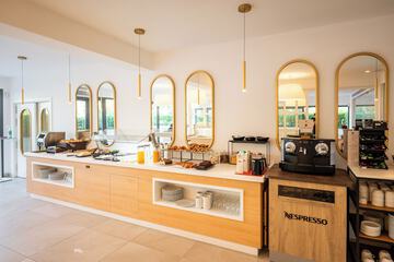 Breakfast buffet