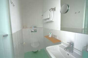 Bathroom amenities